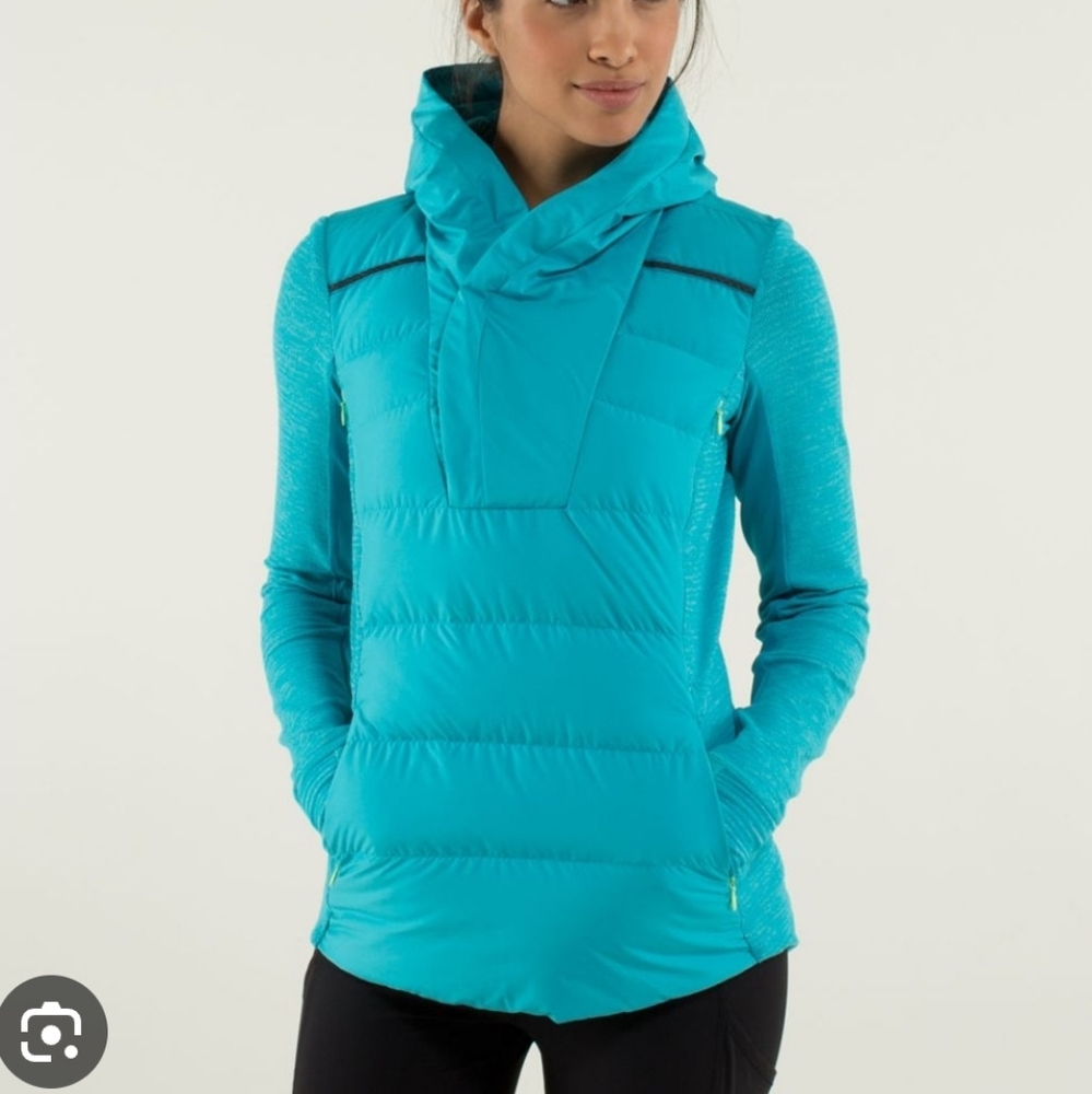 Surge fluff off pullover and matching earwarmer